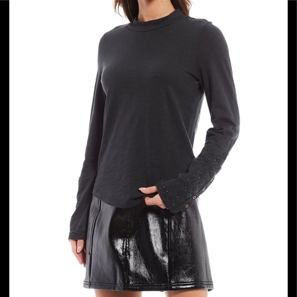NWT Hooked On You Cuffed Top sz Large
